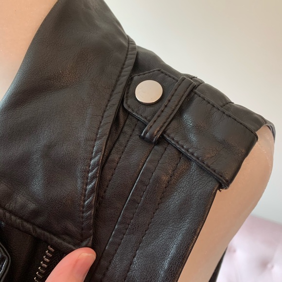 dcasual | Black faux leather vest - Picture 3 of 4